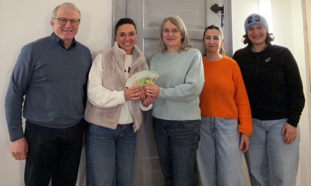 Breitenbrunner Weihnachtsmarkt: 1750 Euro für Charivari Einzelschicksale.